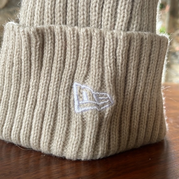 NWOT New Era Cream NFL Philadelphia Eagles Cuffed Knit Hat - OSFA - Picture 3 of 6